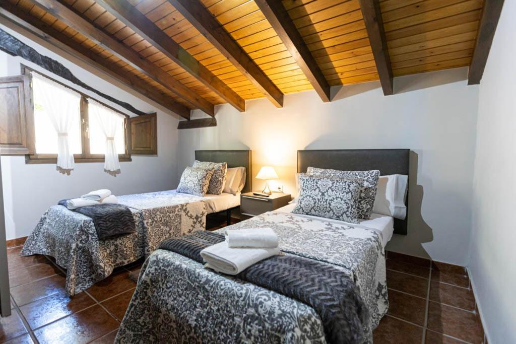 Apartamentos El Coritu Ньеда Экстерьер фото