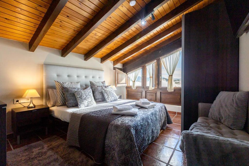 Apartamentos El Coritu Ньеда Экстерьер фото