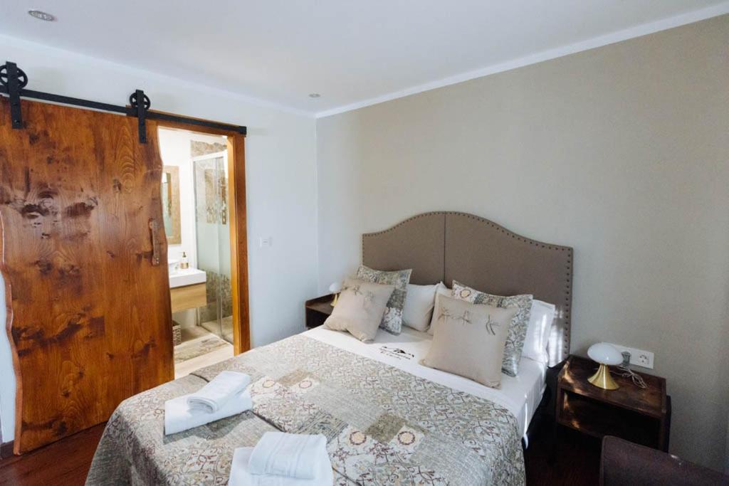 Apartamentos El Coritu Ньеда Экстерьер фото