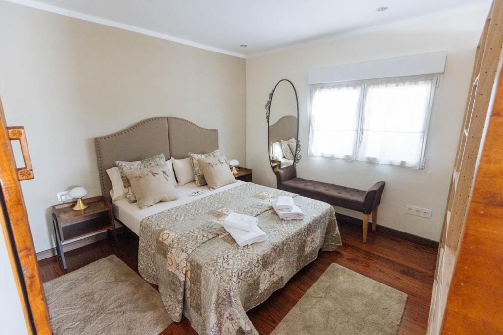 Apartamentos El Coritu Ньеда Экстерьер фото