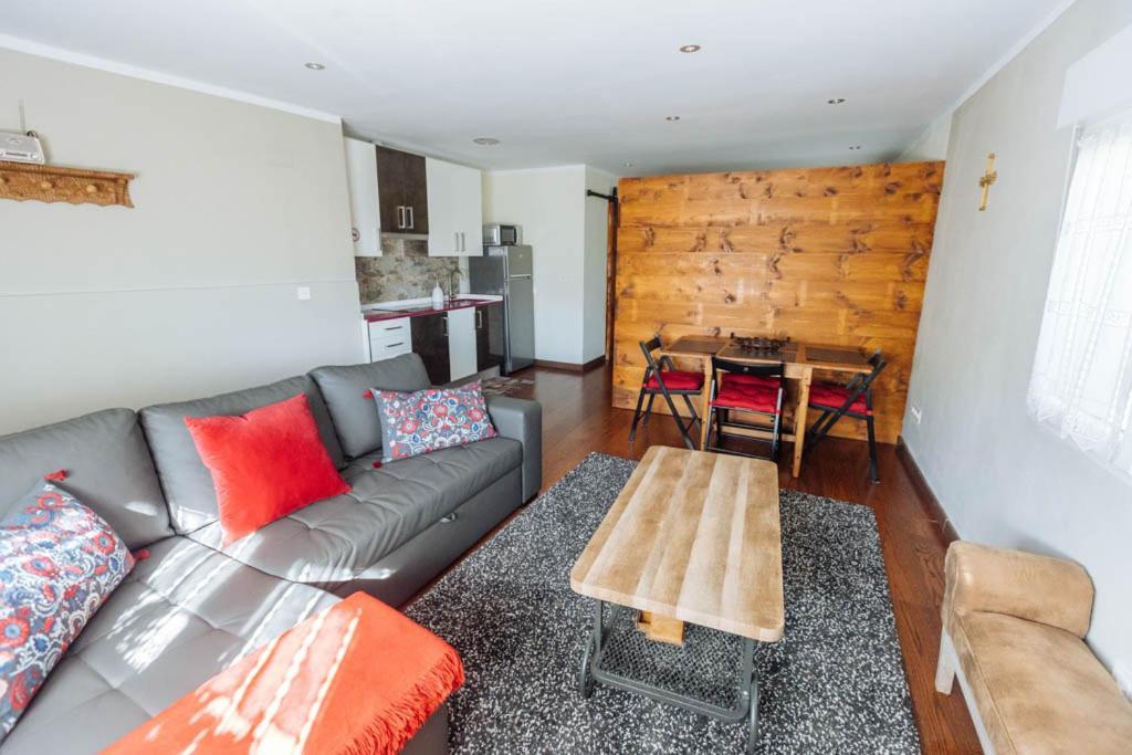 Apartamentos El Coritu Ньеда Экстерьер фото